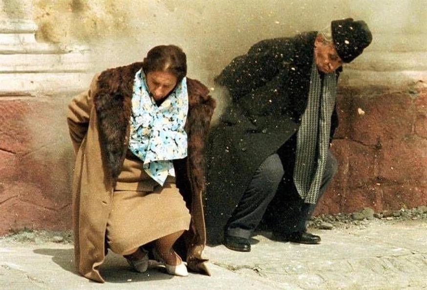 Οικτρό το τέλος των τυράννων... Οικτρό το τέλος των τυράννων...