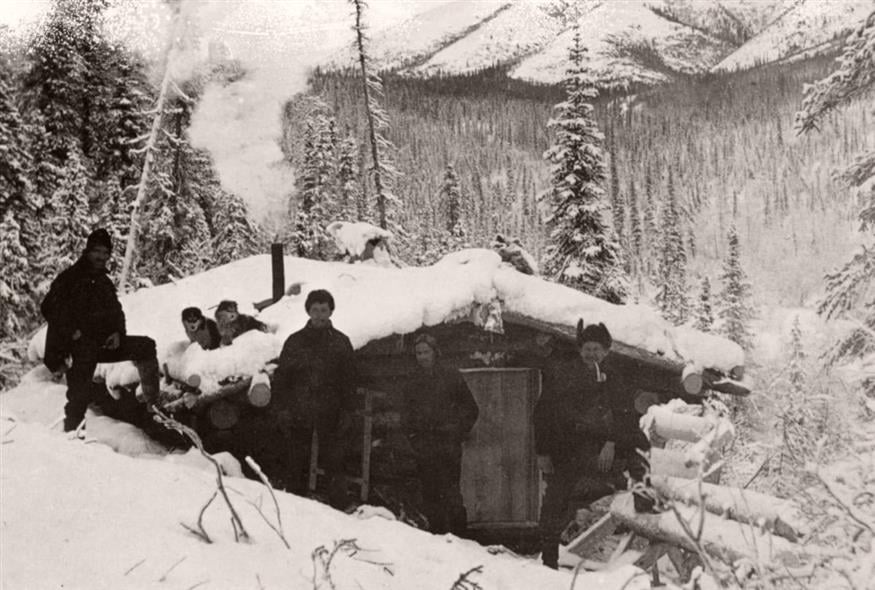 Μακριά από τον πολιτισμό για δεκαετίες!