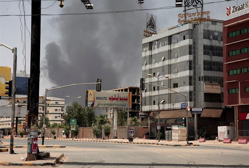 Καπνοί σκέπασαν πόλη του Σουδάν (AP Photo/Marwan Ali