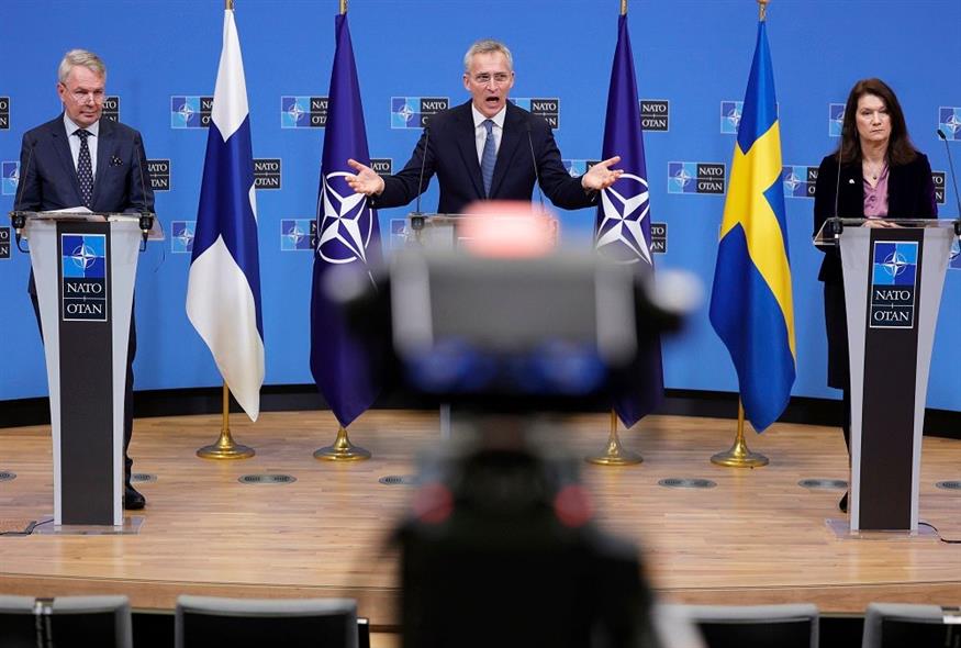 Φινλανδία και Σουηδία θέλουν να μπουν στο ΝΑΤΟ παρά τις ρωσικές απειλές (AP)