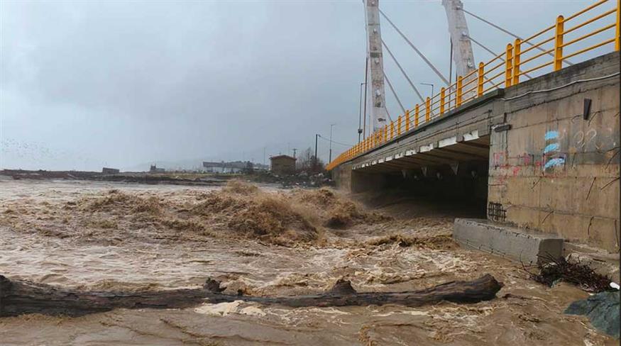 Κακοκαιρία στη Λάρισα Κακοκαιρία στη Λάρισα