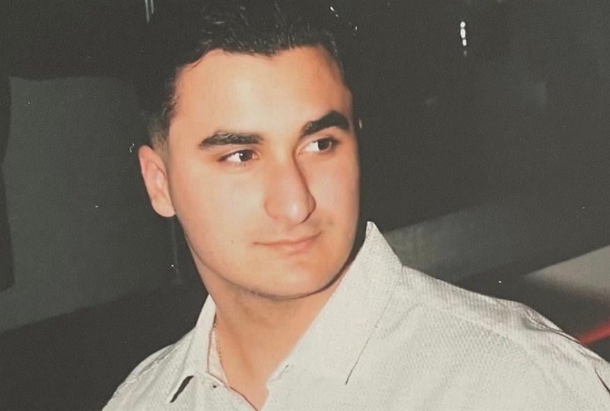 Ξάνθη: Σπαραγμός στην κηδεία του 20χρονου Αλέξανδρου που σκοτώθηκε σε τροχαίο (facebook)