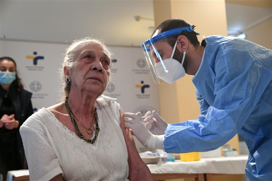 Εμβολιασμός σε δομές ηλικιωμένων/(copyright: Eurokinissi)