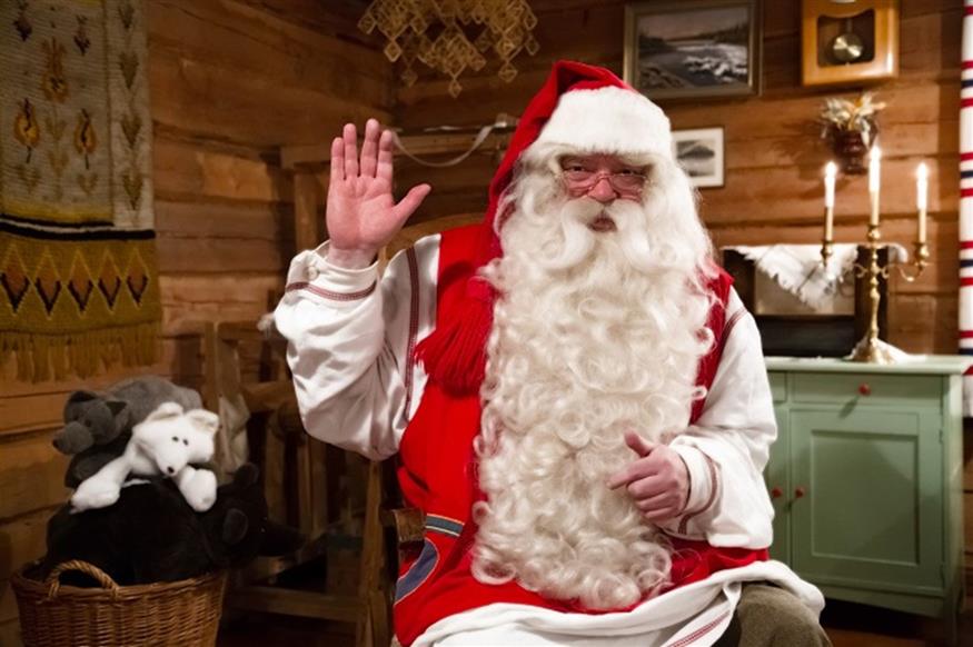 Η καρδιά των Χριστουγέννων χτυπά στο Χωριό του Αϊ- Βασίλη