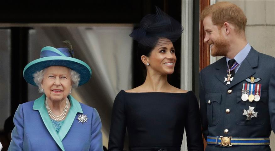 Βασίλισσα Ελισάβετ, Μέγκαν Μαρκλ και Πρίγκιπας Χάρι (Φωτογραφία: AP Photo/Matt Dunham)