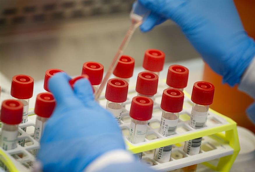 Εμβόλια κατά του κορονοϊού σε εργαστήριο των ΗΠΑ (Associated Press)