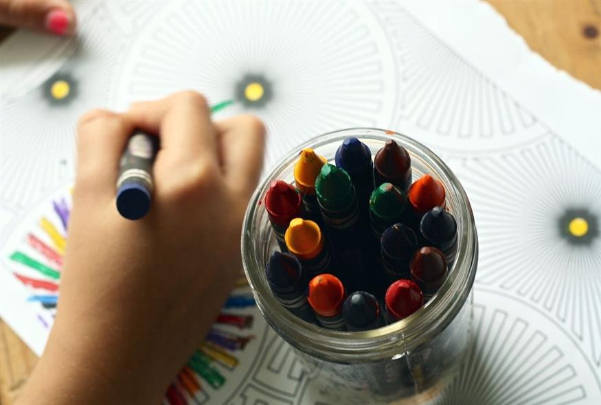 Ένα παιδί ζωγραφίζει (Pixabay)