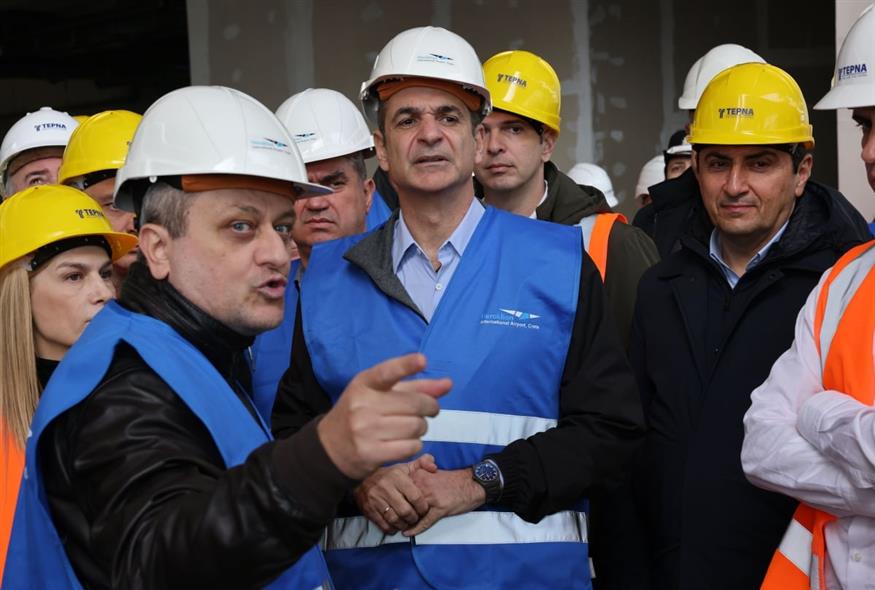 Επίσκεψη Μητσοτάκη στον νέο Διεθνή Αερολιμένα Ηρακλείου, στο Καστέλι (EUROKINISSI) Επίσκεψη Μητσοτάκη στον νέο Διεθνή Αερολιμένα Ηρακλείου, στο Καστέλι (EUROKINISSI)