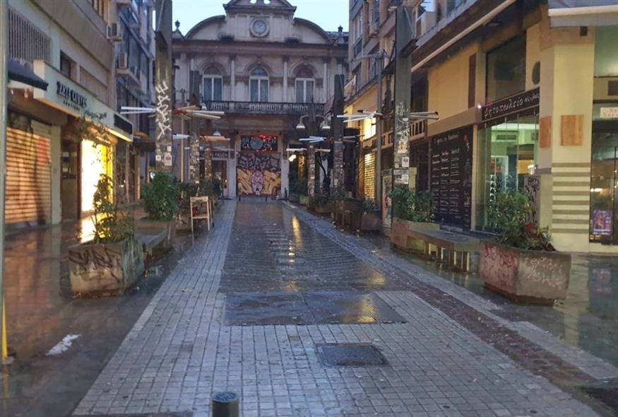 (Σκουπίδια στη Θεσσαλονίκη μετά την Τσικνοπέμπτη/thestival.gr)