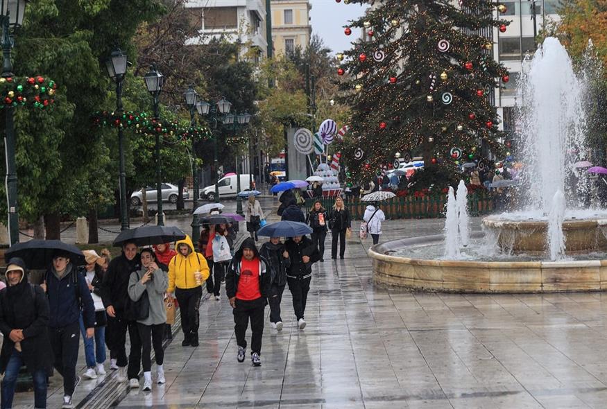 Βροχερός καιρός τα Χριστούγεννα (ΓΙΑΝΝΗΣ ΠΑΝΑΓΟΠΟΥΛΟΣ/ EUROKINISSI)