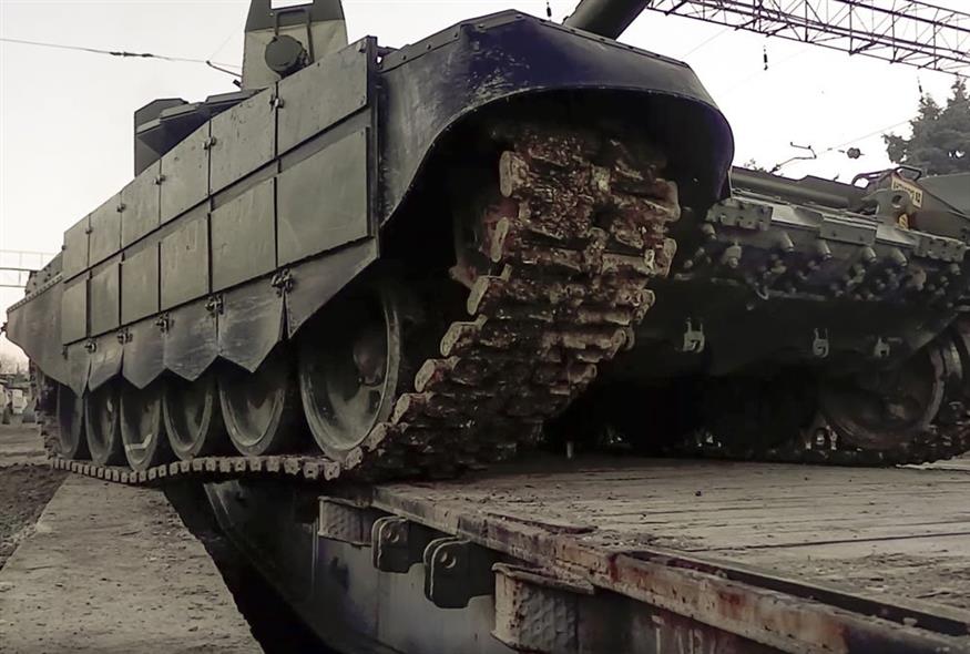 Ουκρανία: Μερική απόσυρση ρωσικών στρατευμάτων από τα σύνορα / AP