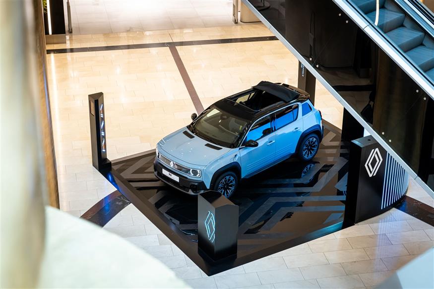 Το νέο Renault 4 E-Tech electric canvas roof στο Golden Hall Το νέο Renault 4 E-Tech electric canvas roof στο Golden Hall