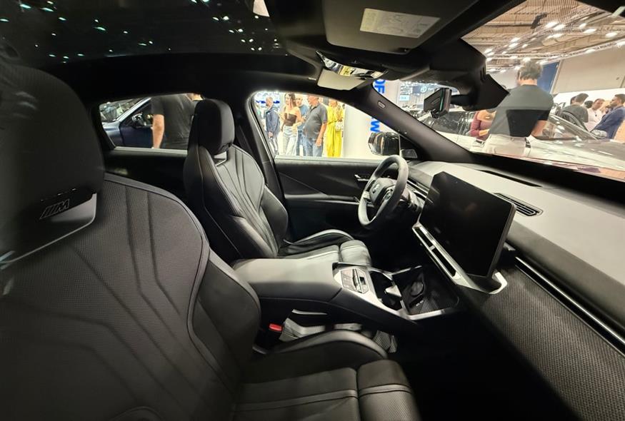 BMW iX4