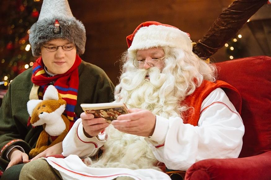 Η καρδιά των Χριστουγέννων χτυπά στο Χωριό του Αϊ- Βασίλη