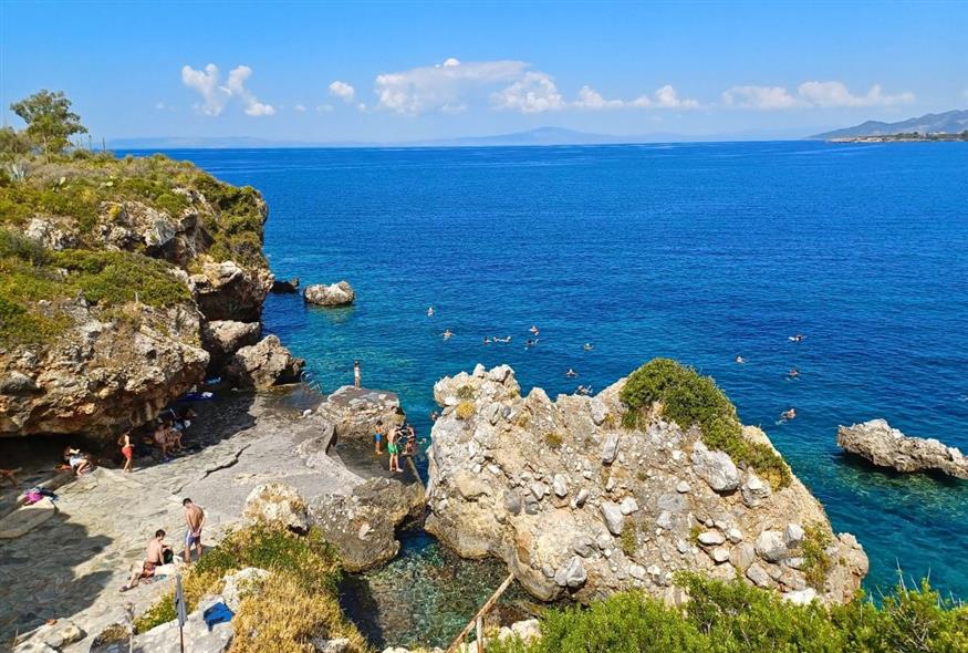 Η θάλασσα στη Γνώσπη ξεκινάει από τα 2 μέτρα | © Χριστίνα Τσαμουρά