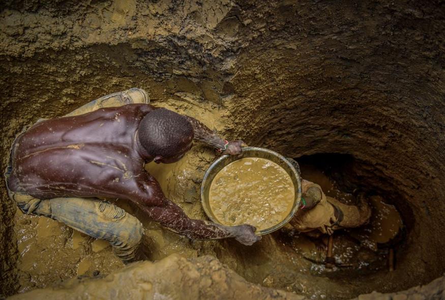 Εργάτες σε χρυσορυχείο στην Αφρική/Ap Photos