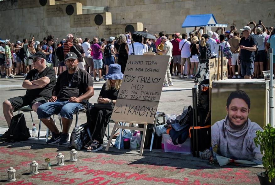 Ανασκόπηση 2025: Πολιτικές αναταράξεις, κοινωνικές κρίσεις και φυσικές προκλήσεις