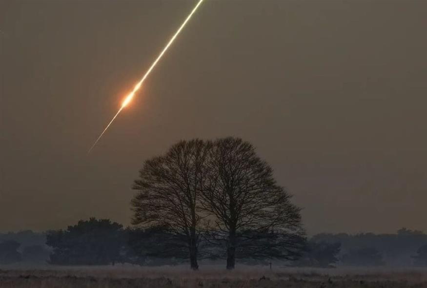 Αστεροειδής εξερράγη πάνω από τη Μάγχη (Twitter/Spacechat/Gijs de Reijke)