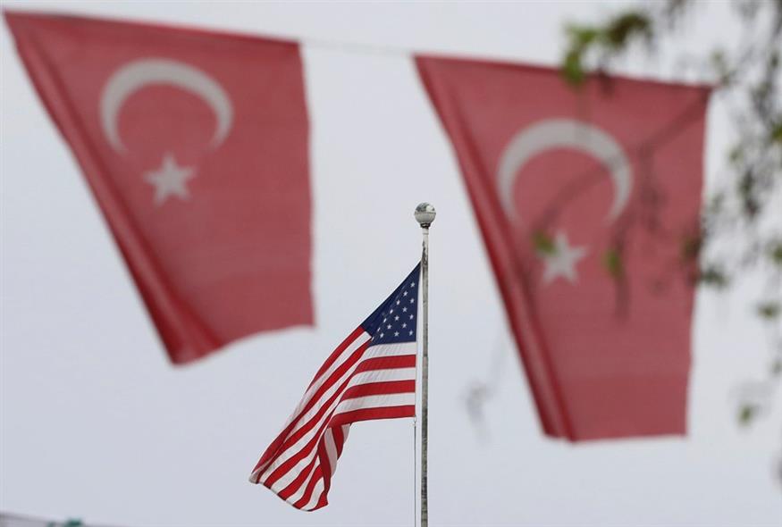 Αμερικανική και τουρκικές σημαίες / AP Photo/Burhan Ozbilici