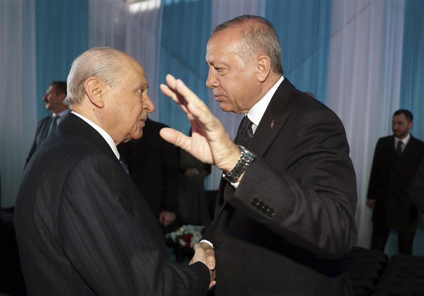 Ντεβλέτ Μπαχτσελί και Ρετζέπ Ταγίπ Ερντογάν (Presidential Press Service via AP, Pool)