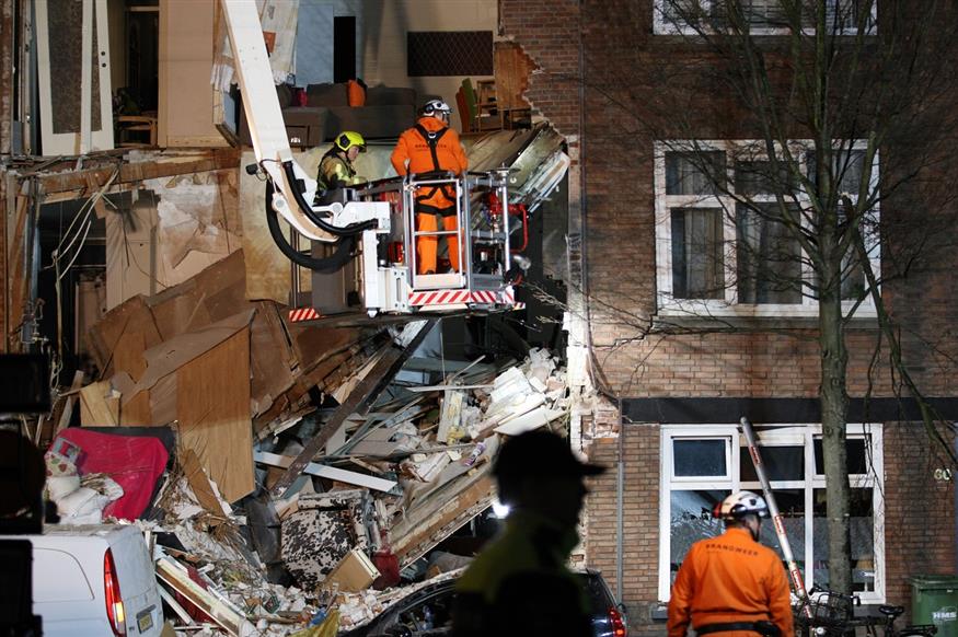 Κατάρρευση κτιρίου από έκρηξη αερίου στη Χάγη (AP Photo/Wong Maye-E)