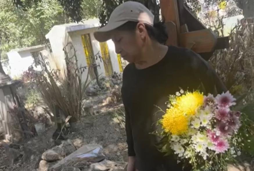 Γυναίκα επισκέπτεται μετά από 40 χρόνια τον τάφο του νεκρού γιου της/hey_itsjas/tik tok