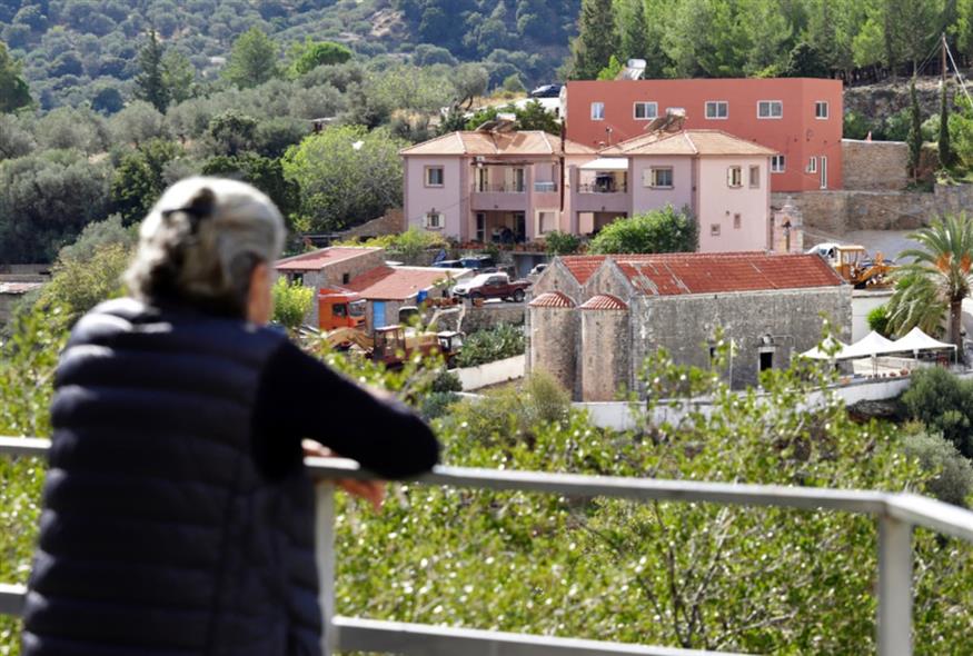 Ηλικιωμένη στα Βορίζια (ΑΠΕ - ΜΠΕ/ΝΙΚΟΣ ΧΑΛΚΙΑΔΑΚΗΣ)