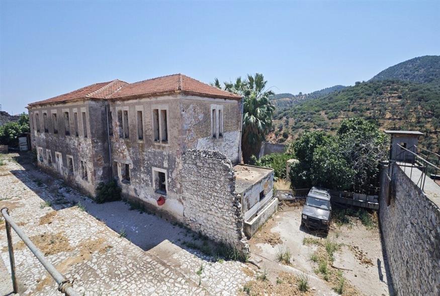 Παλαιές Φυλακές Μυτιλήνης Ανδρέας Π. Κατσακούλης Παλαιές Φυλακές Μυτιλήνης Ανδρέας Π. Κατσακούλης