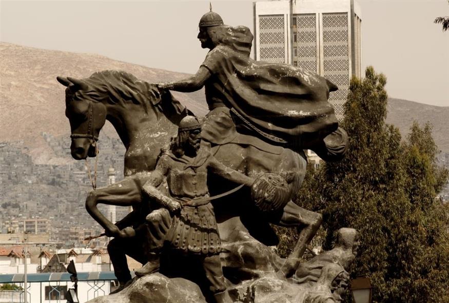 Στη Δαμασκό, δεσπόζει το μνημείο του Σαλαντίν