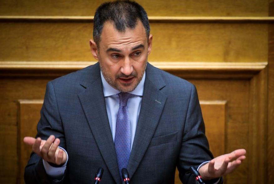 Ο Αλέξης Χαρίτσης στην ολομέλεια της Βουλής (Eurokinissi)