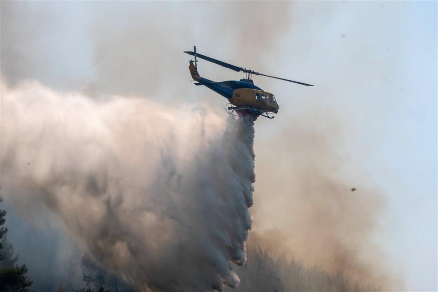 Φωτιά - πυροσβεστική - ελικόπτερο (EUROKINISSI/ILIALIVE.GR ΓΙΑΝΝΗΣ ΣΠΙΡΟΥΝΗΣ)