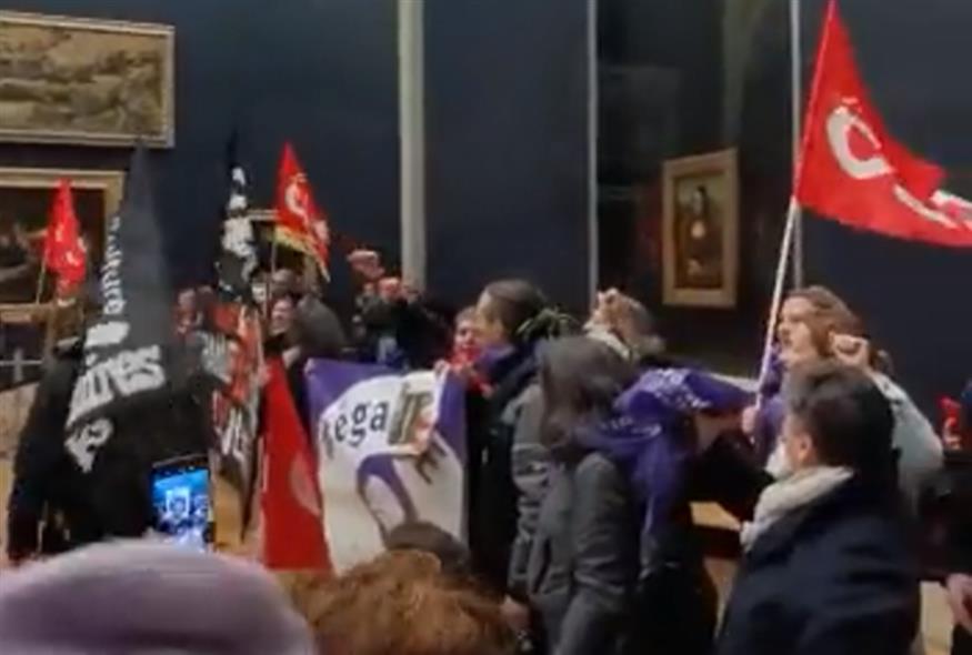 Διαδηλωτές στο Μουσείο του Λούβρου (Twitter)