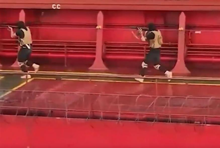 Συγκλονιστικά πλάνα από την επίθεση των Χούθι (youtube capture)