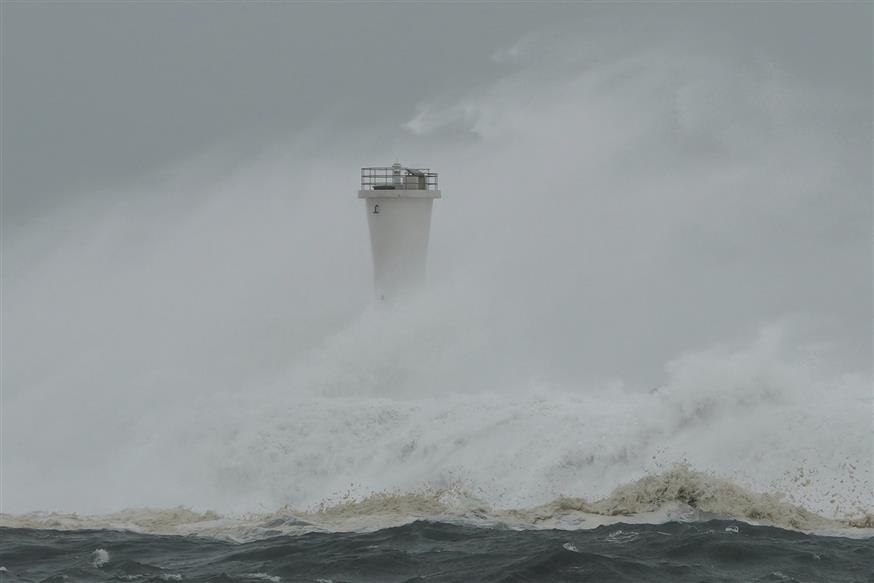 Ο Τυφώνας Hagibis σαρώνει την Ιαπωνία/(AP Photo/Toru Hanai)