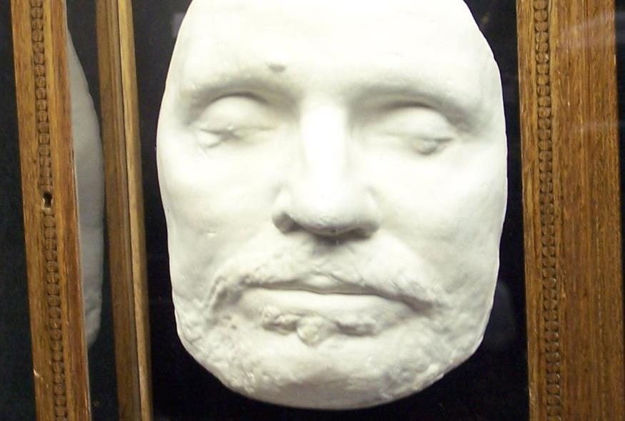 Η νεκρική μάσκα του Όλιβερ Κρόμβελ εκτίθεται στο κάστρο Warwick