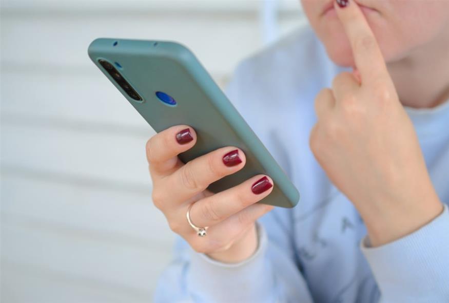 Κινητό τηλέφωνο (UNSPLASH)