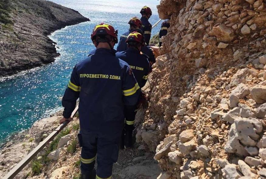 Ζάκυνθος: Επιχείρηση διάσωσης τουρίστριας μετά από πτώση σε δύσβατο σημείο Ζάκυνθος: Επιχείρηση διάσωσης τουρίστριας μετά από πτώση σε δύσβατο σημείο
