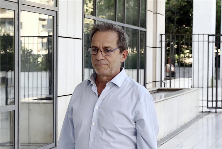 Στο Μικτό Ορκωτο Εφετείο Αθηνών ο Δημήτρης Λιγνάδης, που κρίνεται σε δεύτερο βαθμό για υποθέσεις βιασμού ανηλίκων (ΙΝΤΙΜΕ) Στο Μικτό Ορκωτο Εφετείο Αθηνών ο Δημήτρης Λιγνάδης, που κρίνεται σε δεύτερο βαθμό για υποθέσεις βιασμού ανηλίκων (ΙΝΤΙΜΕ)