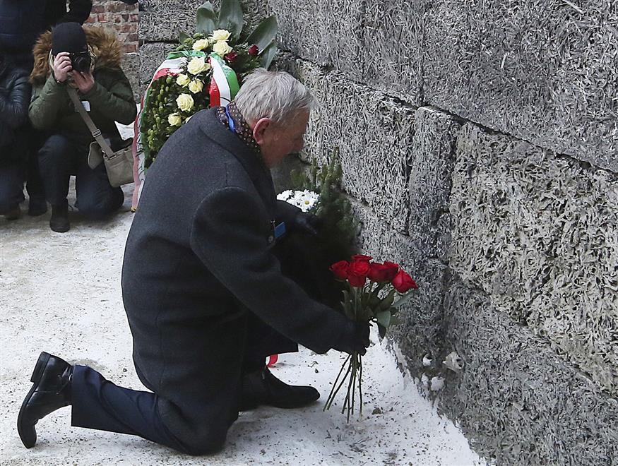 Φόρος τιμής στα θύματα του Ολοκαυτώματος (AP Photo/Czarek Sokolowski)