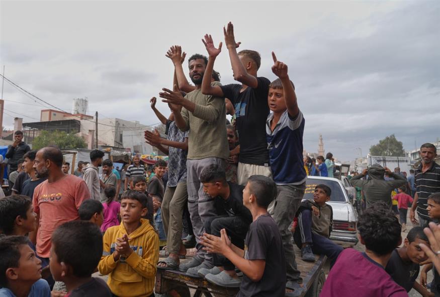 Παλαιστίνιοι στη Γάζα (AP Photo/Jehad Alshrafi)