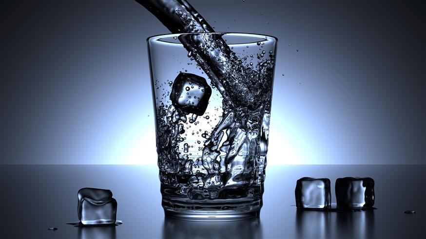 Ποτήρι με νερό/pixabay.com