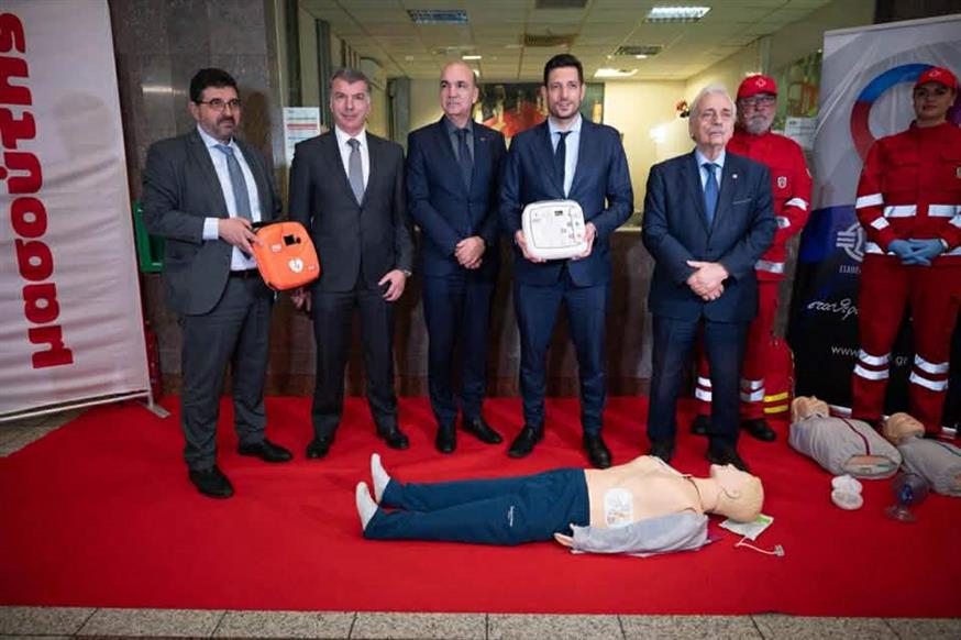 απινιδωτές στο μετρό