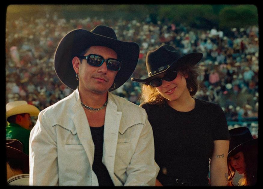 Efrain Mojica και Rebecca Zweig (Copyright: iTVS/arte/Misfits Entertainment)