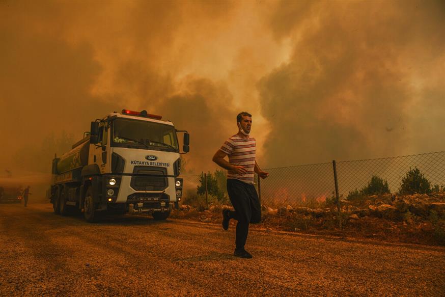 Φωτιά στην Τουρκία (AP photo)