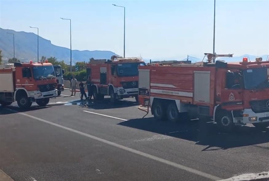 Ανατροπή βυτιοφόρου στην Αθηνών - Κορίνθου (korinthostv)