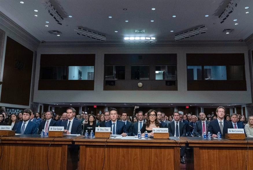 Μαρκ Ζάκερμπεργκ (AP) Μαρκ Ζάκερμπεργκ (AP)