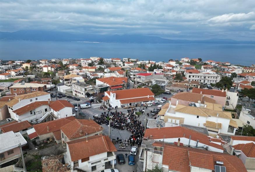 Πανοραμική θέα του Ευβοϊκού από την πλατεία του Καλάμου / Φωτογραφία Κώστας Ασημακόπουλος ethnos.gr Πανοραμική θέα του Ευβοϊκού από την πλατεία του Καλάμου / Φωτογραφία Κώστας Ασημακόπουλος ethnos.gr