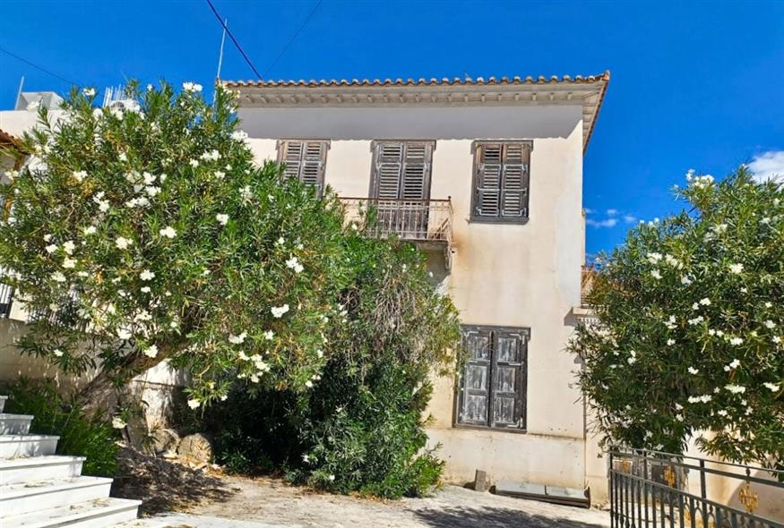 Παλιές κατοικίες δίνουν χρώμα στον Λόφο του Αγίου Δημητρίου | © Χριστίνα Τσαμουρά