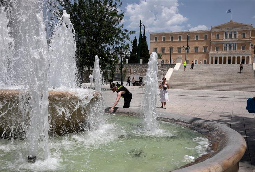 Κύμα ζέστης στην Ελλάδα / AP Photo