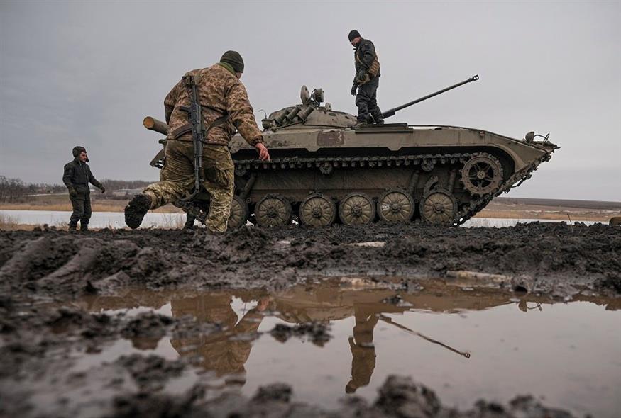 Ουκρανικός στρατός στα σύνορα με τη Ρωσία (AP)
